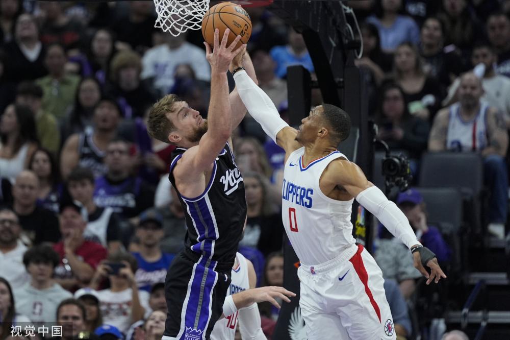 前在该地区 前在该地区